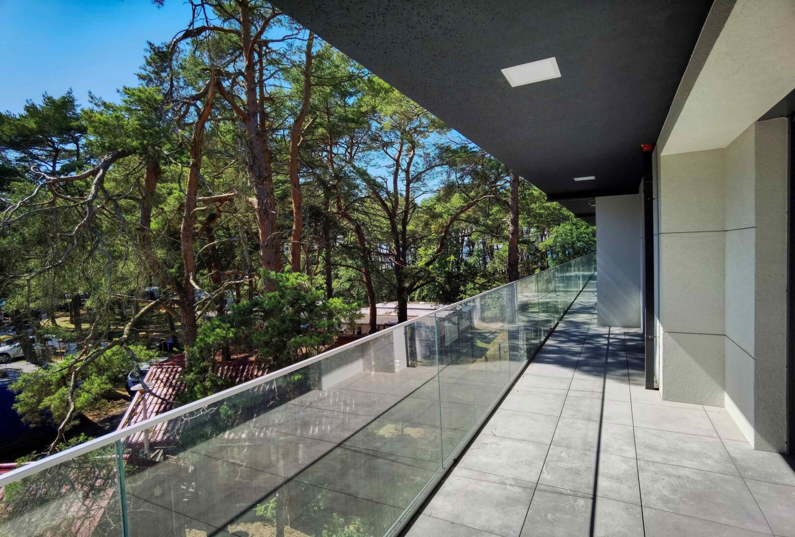 Terrasse mit Glasbalustrade
