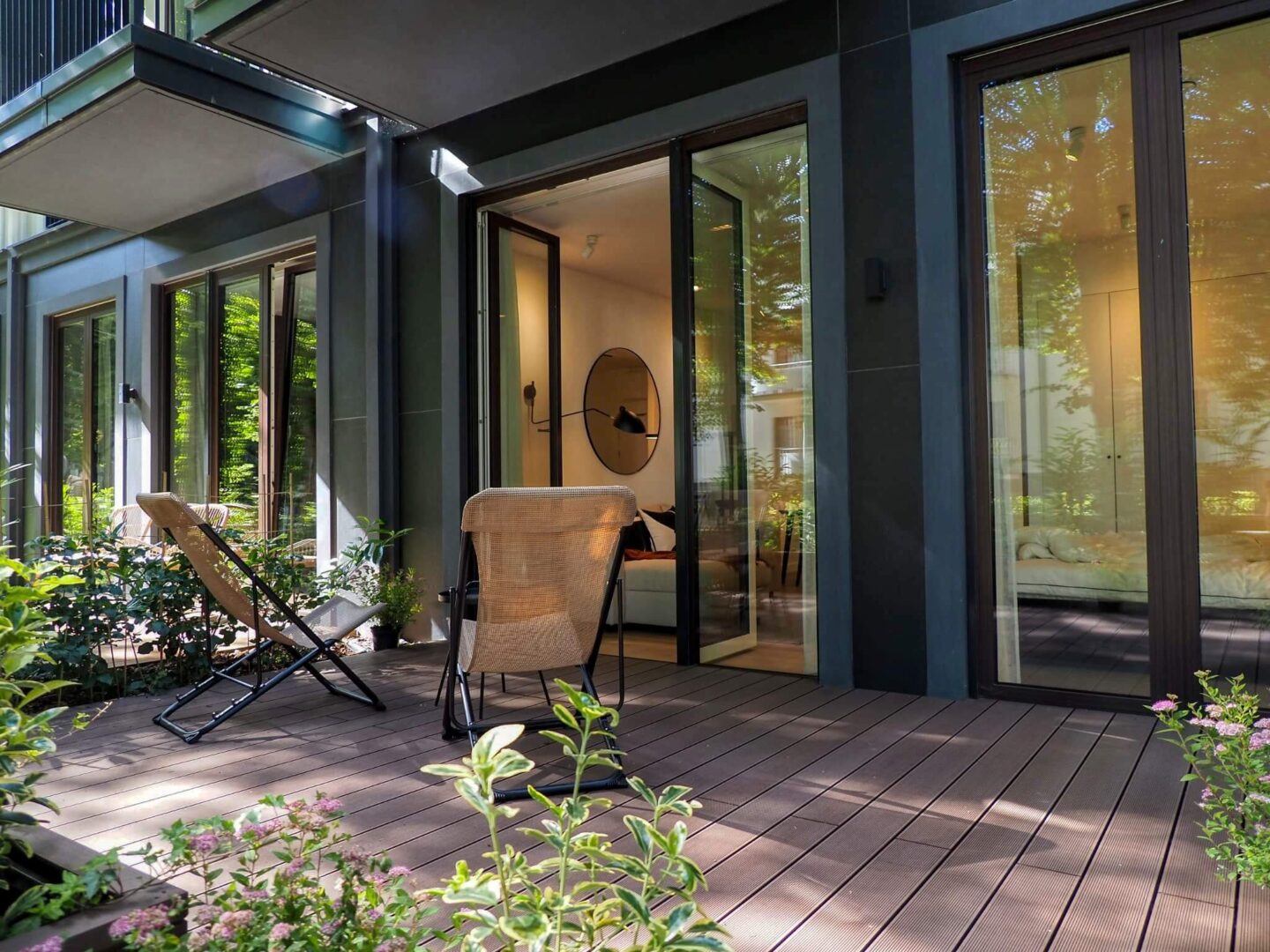 Terrasse mit Sonneneinstrahlung