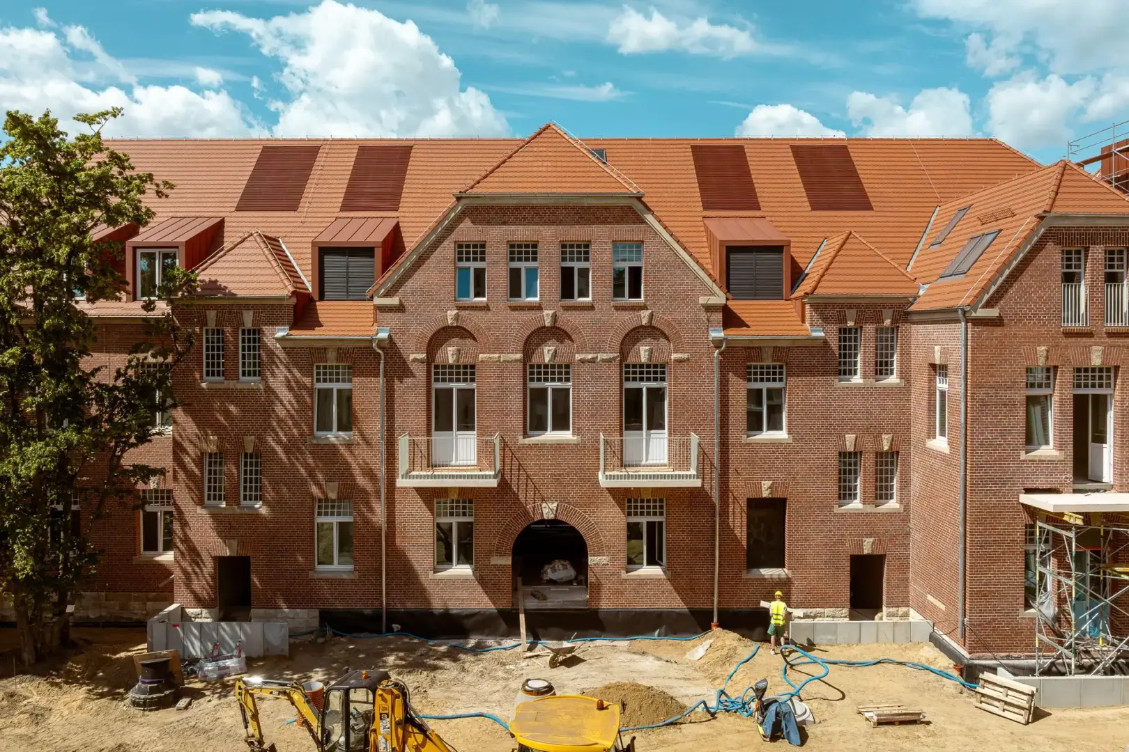 Moderner Neubau im Wohnensemble in Breslau