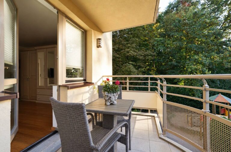 Eigentumswohnung Swinemünde – Balkon mit Waldblick