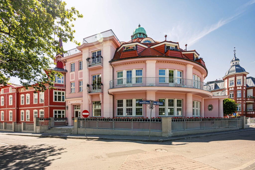 Ferienwohnung in Misdroy kaufen – erste Reihe, 100 Meter zum Strand, Pool und SPA im Haus