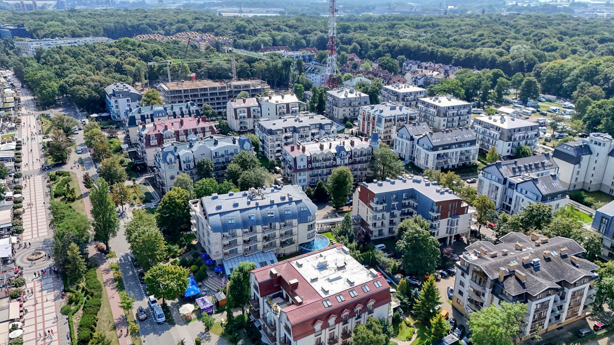 Bäderarchitektur im Kurviertel von Swinemünde nahe der Stefana-Żeromskiego-Straße