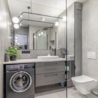 Hochwertiges Bad mit Dusche, Waschmaschine und Spiegelbeleuchtung – Swinemünde