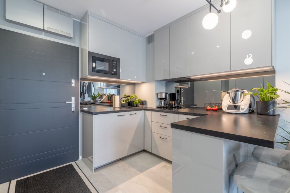  Design-Küche in Grautönen mit moderner Ausstattung – Neubauwohnung  Swinemünde
