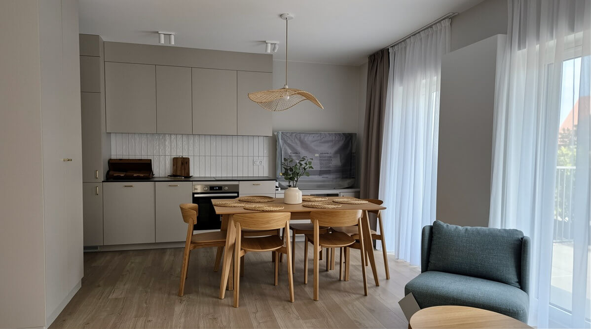Ess- und Wohnbereich einer Wohnung in Dziwnow an der Ostsee