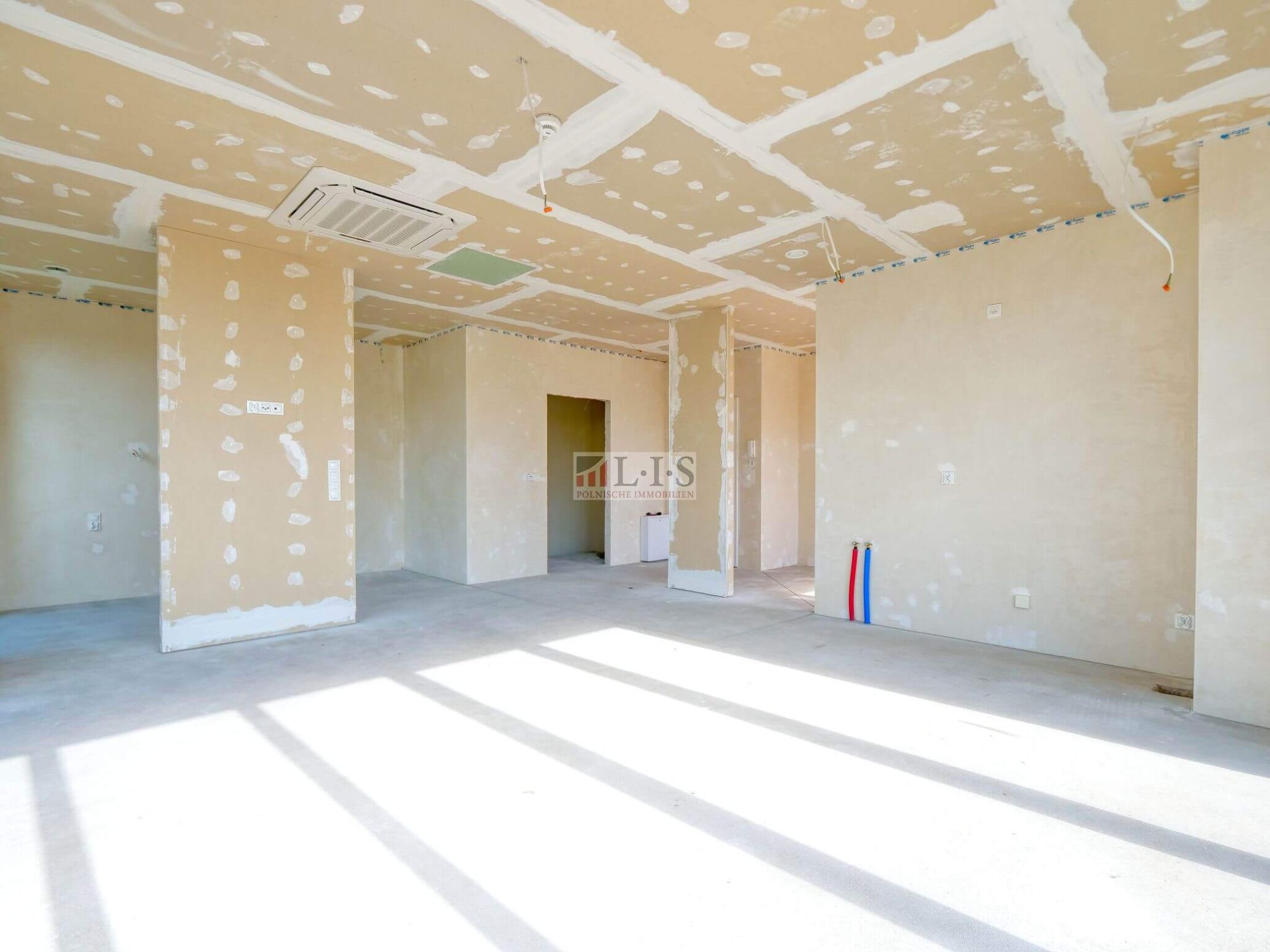 Wohnung in Polen im Rohbau vor dem Innenausbau