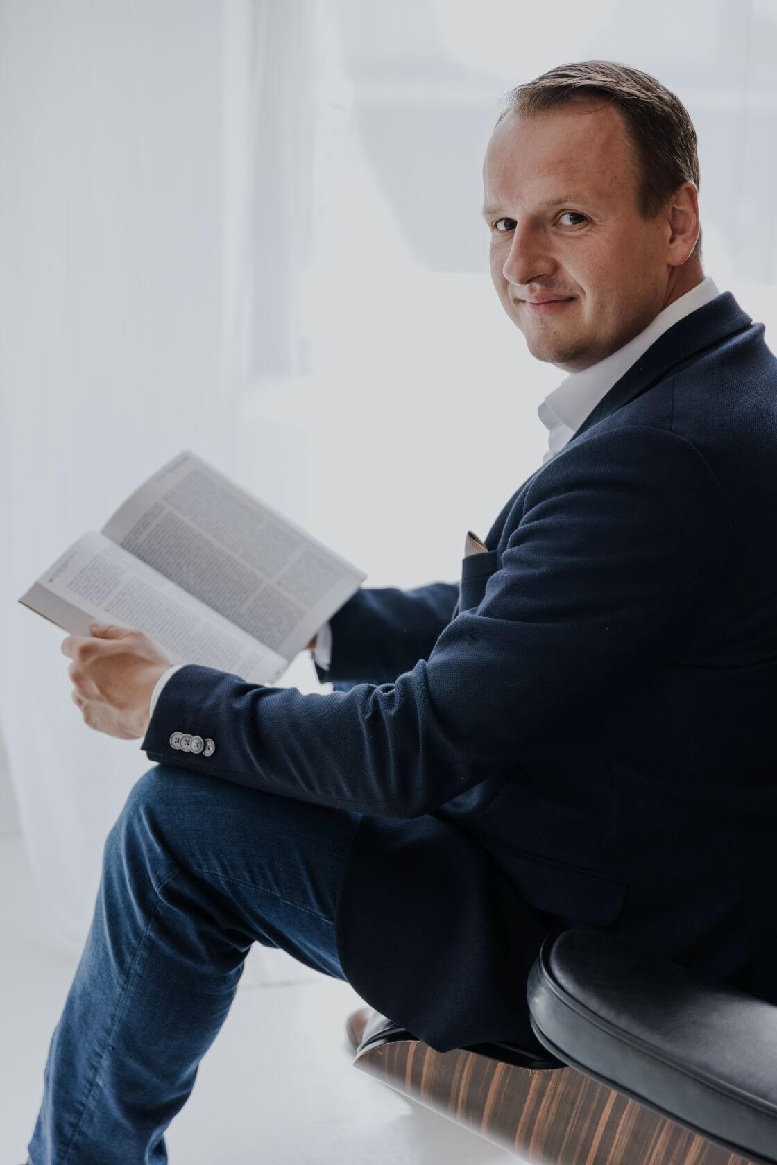 David Lis bei einer Immobilienbesichtigung in Polen